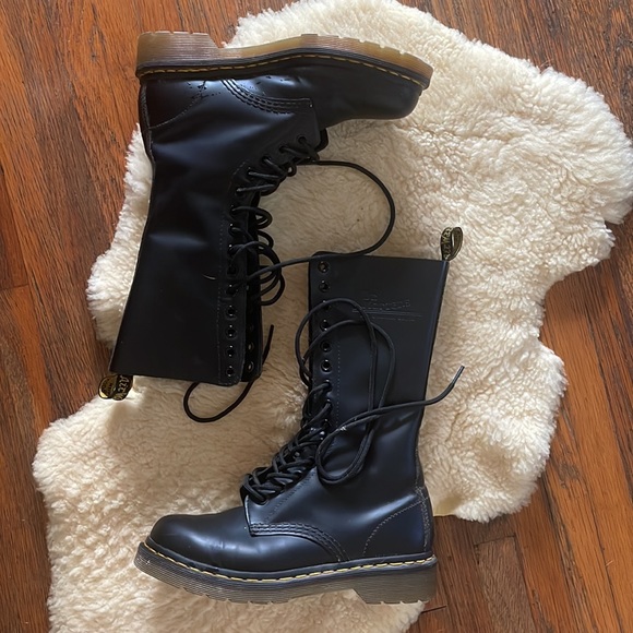 *LIKE NEW* DR. MARTENS 1914 SMOOTH LEATHER TALL BOOTS - Picture 3 of 9